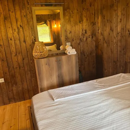 Vjosa Valley Glamping Tepelene